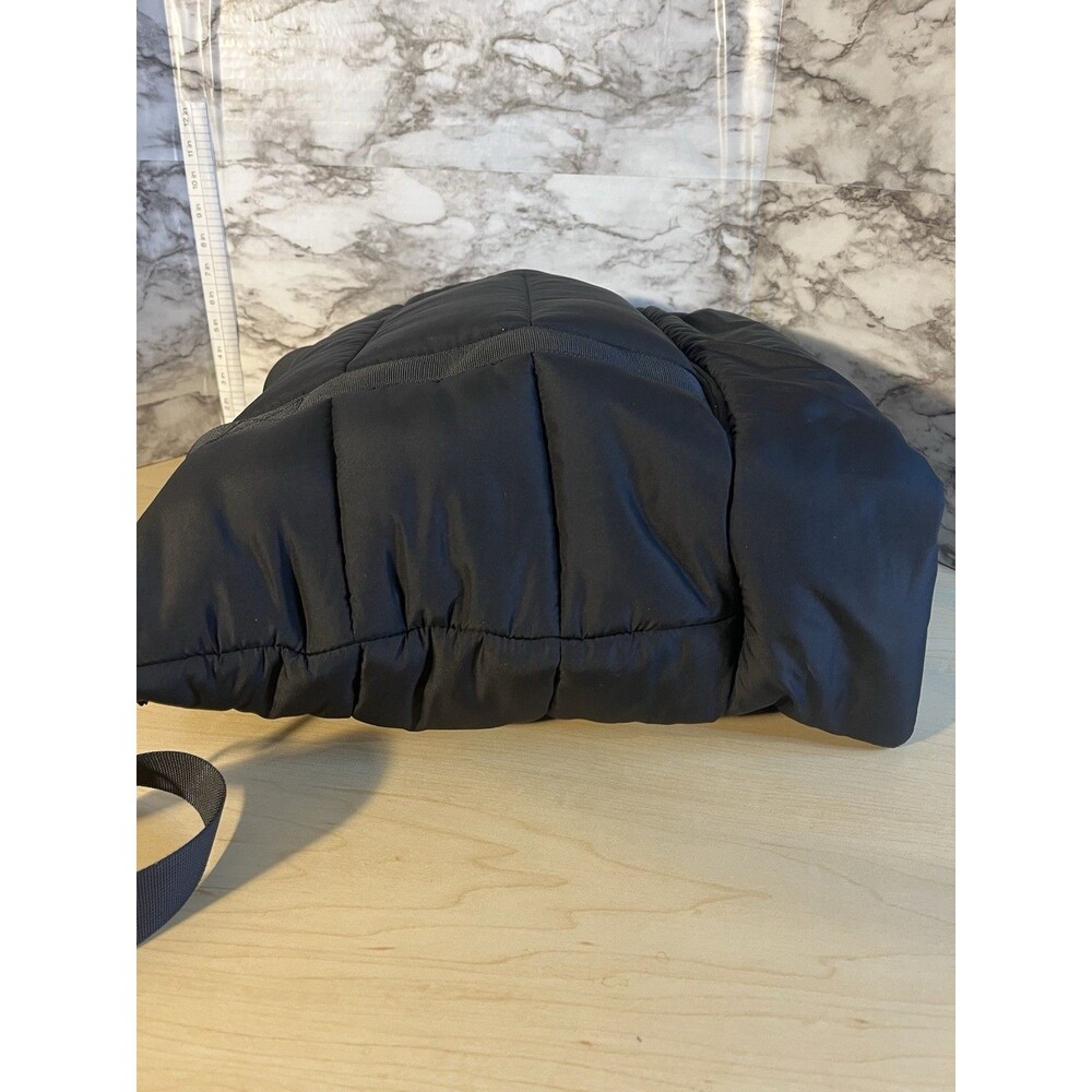 Wilo The Label NWOT Black Puffer Tote Gym Bag With Removable Shoulder Strap - Picture 5 of 7